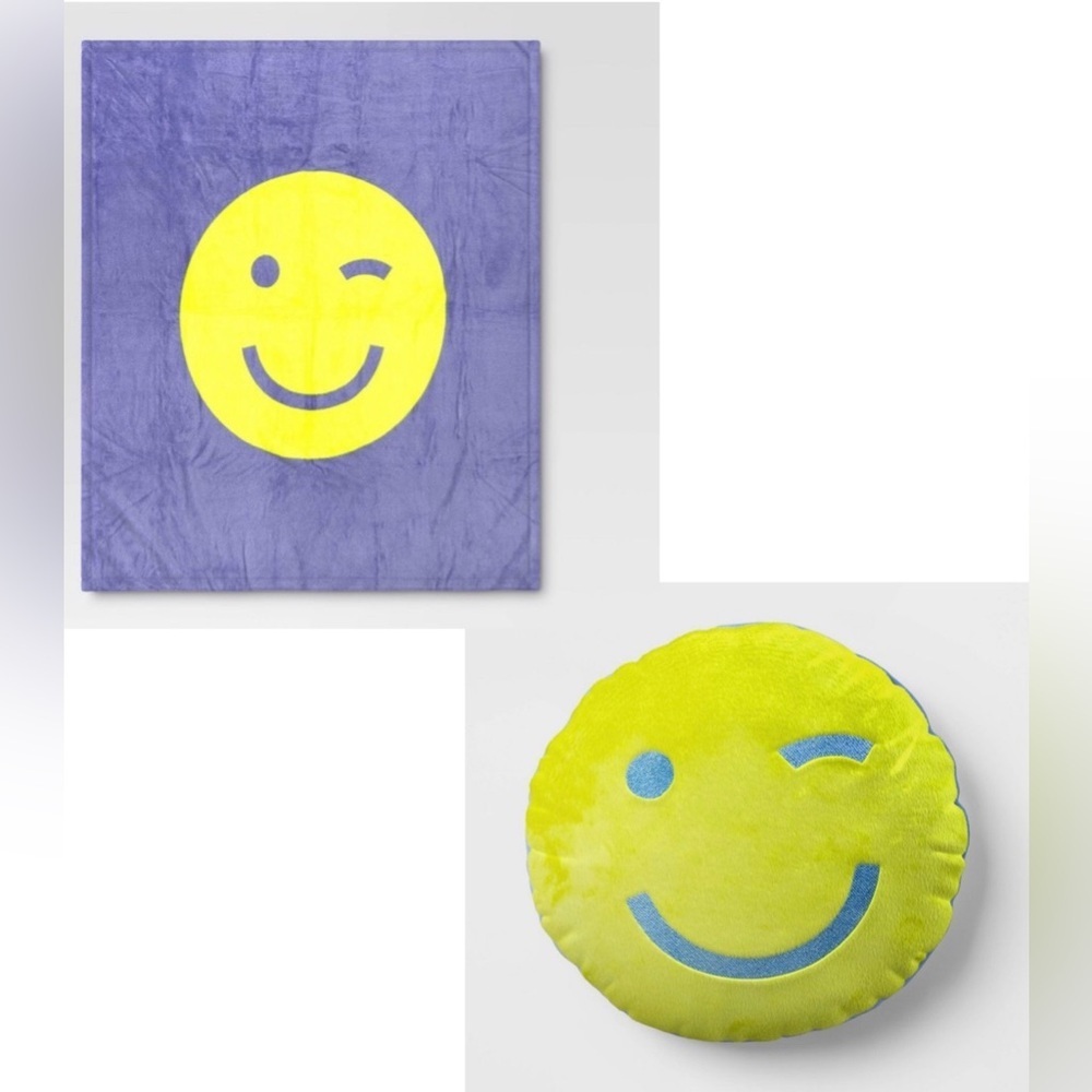 NWT room essentials smiley throw pillow & matching throw blanket set